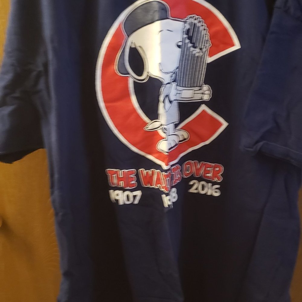 Hanes Chicago Cubs Snoopy T-shirt